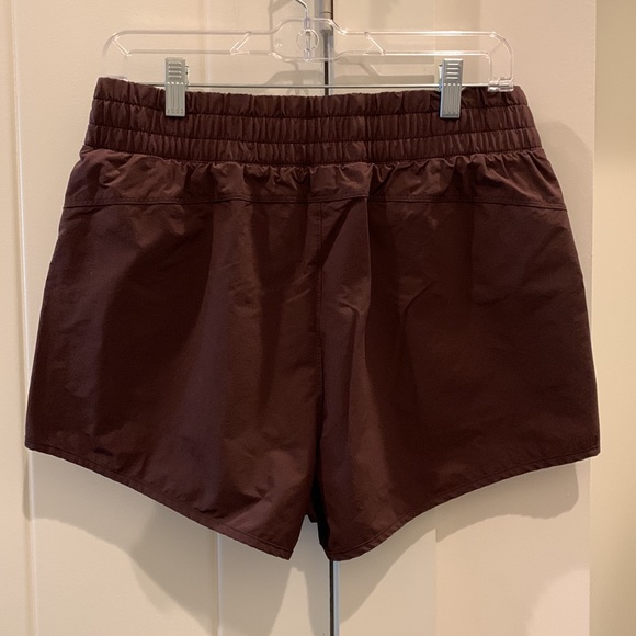 GAP workout shorts - Picture 2 of 2